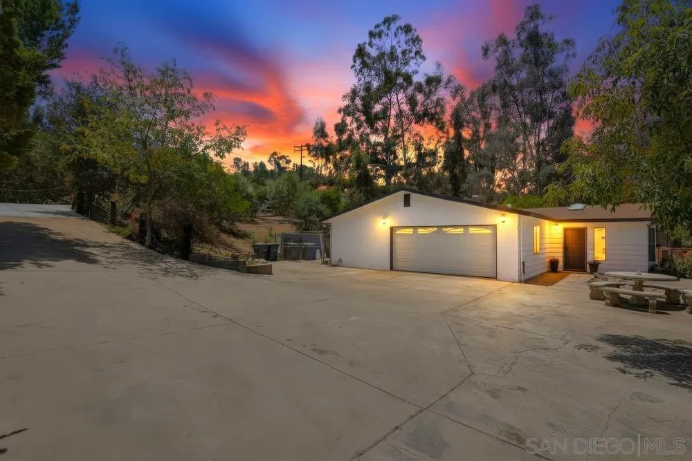 https://cdn.realtyfeed.com/cdn/127/260011464/1781ab0b79e6c846303fac1b650a20a1.webp
