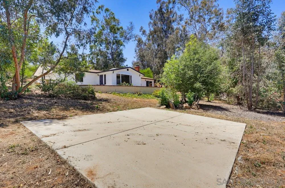 https://cdn.realtyfeed.com/cdn/127/260011464/31a7bbb094e58cf7e3497f30f622f7dc.webp
