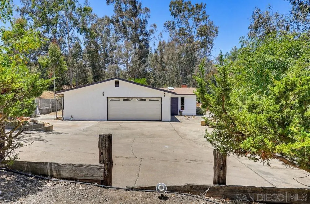 https://cdn.realtyfeed.com/cdn/127/260011464/3be7c9b91bd76dc2b8e7e924633f590b.webp
