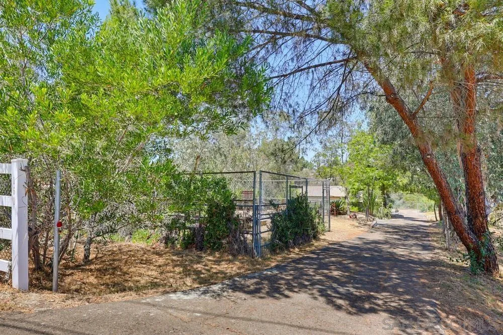 https://cdn.realtyfeed.com/cdn/127/260011464/441b572e5d470274cf0e12eeeb1a4444.webp