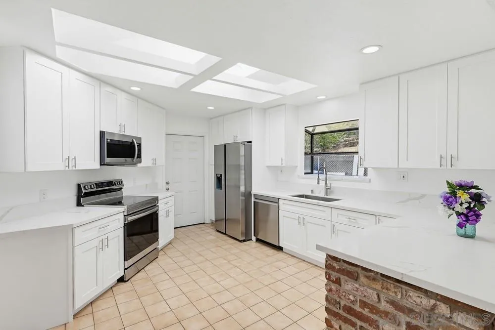 https://cdn.realtyfeed.com/cdn/127/260011464/497123e48d29d1aa9db51c28243ac7f4.webp