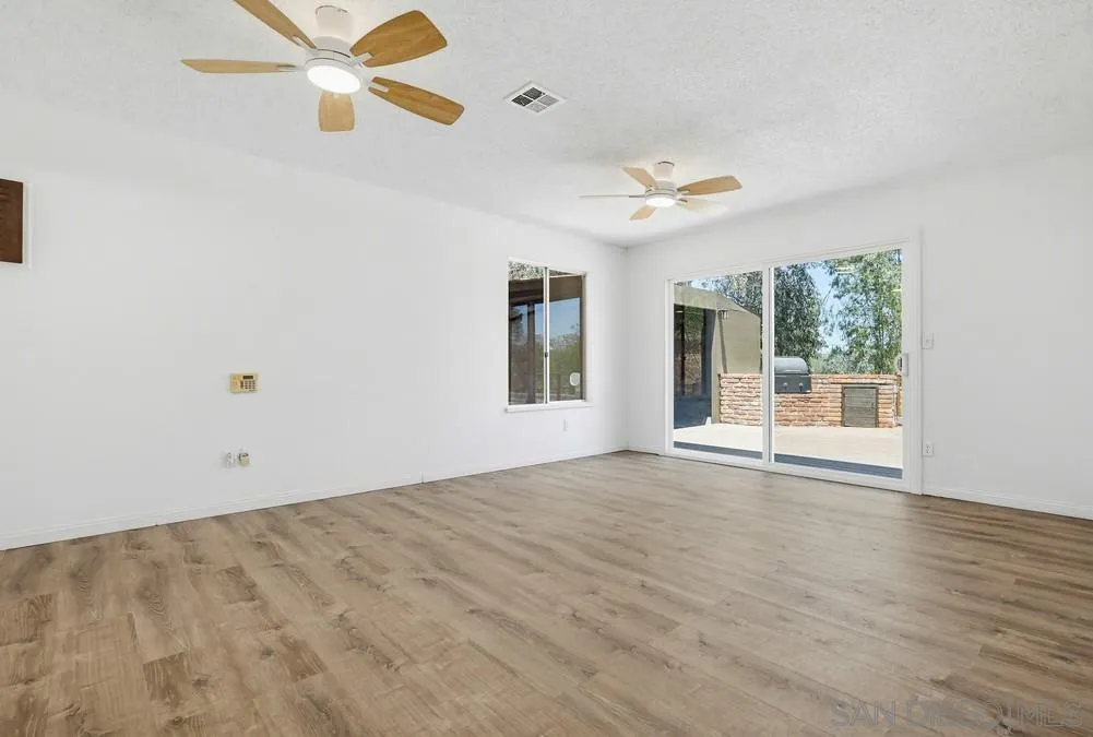 https://cdn.realtyfeed.com/cdn/127/260011464/521ead4521d8c39a65e44337781be015.webp