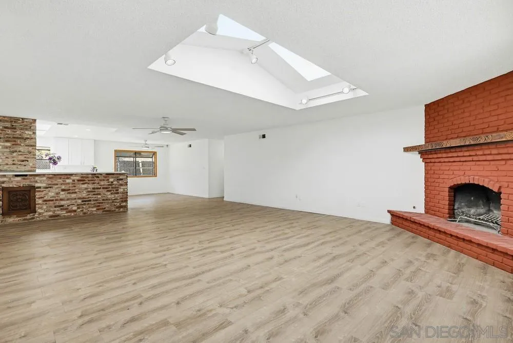 https://cdn.realtyfeed.com/cdn/127/260011464/65755f1c4c193bdfb80e314bfa105bb4.webp