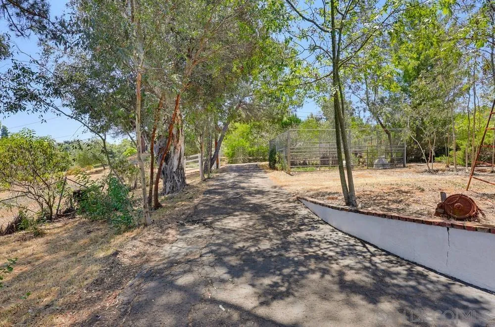 https://cdn.realtyfeed.com/cdn/127/260011464/8ae3bb81eaf0849c0a36e41ed601732b.webp