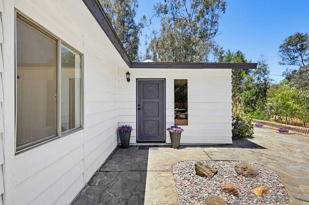 https://cdn.realtyfeed.com/cdn/127/260011464/8d96616d24d75573c3fc924cda9a25c2.webp