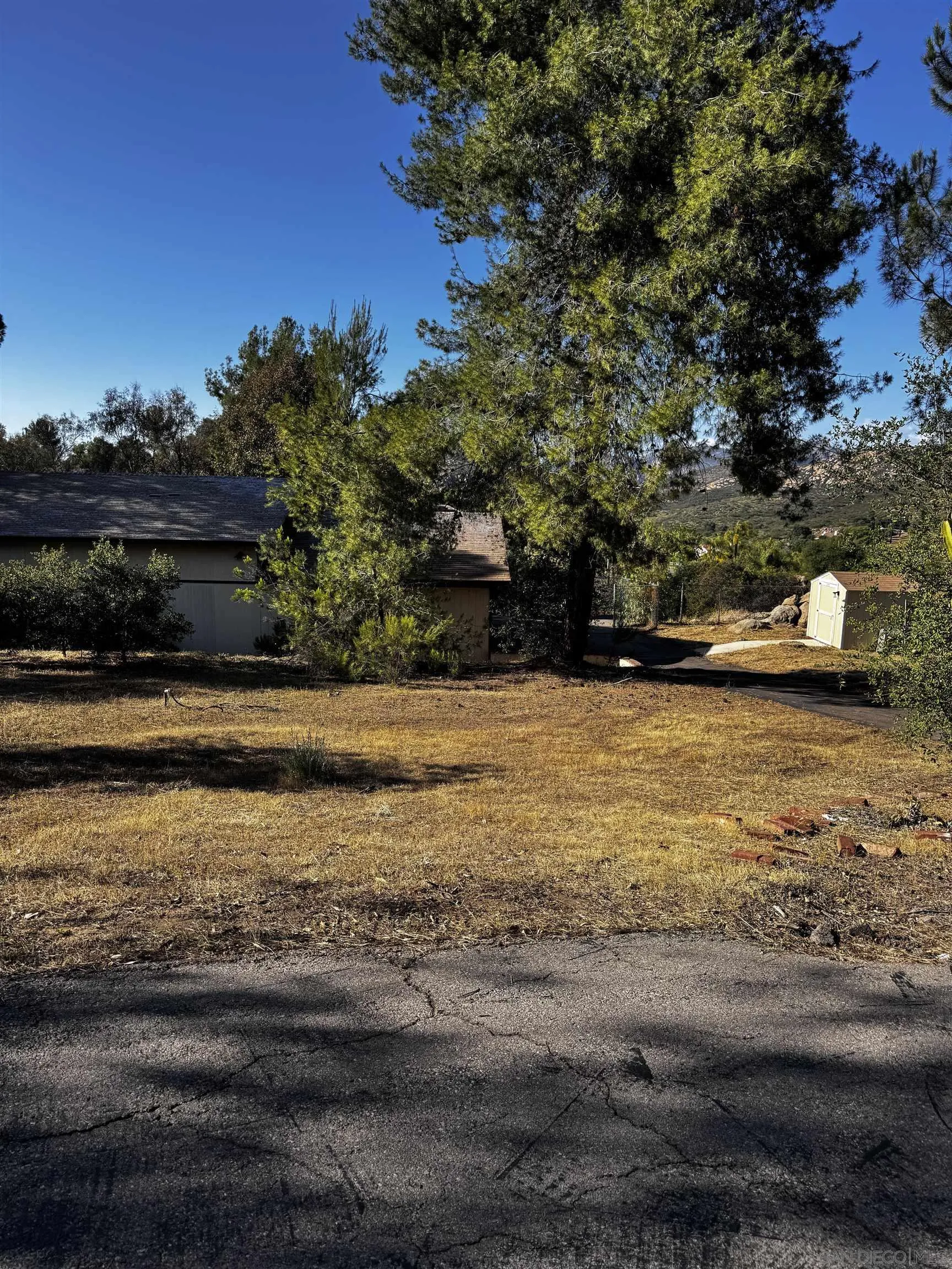 https://cdn.realtyfeed.com/cdn/127/260011464/a8ba4eea19d14f47e5ae9b4a3b7c0a0e.webp