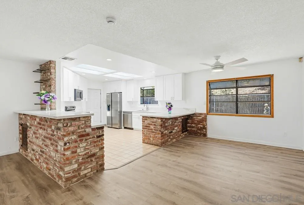 https://cdn.realtyfeed.com/cdn/127/260011464/ab81ecc27304d1a98129045ff9be1c7f.webp