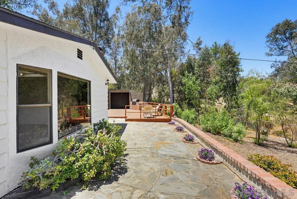 https://cdn.realtyfeed.com/cdn/127/260011464/c873a4f9f25c35ce71c321a2d781a315.webp