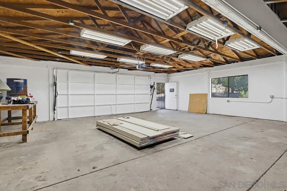 https://cdn.realtyfeed.com/cdn/127/260011464/cfbac07ef4f217f2a2a6b5772e7f0f93.webp