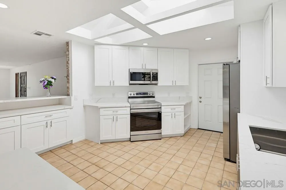 https://cdn.realtyfeed.com/cdn/127/260011464/daa4d5ccf8e79734775ee473f000da8c.webp