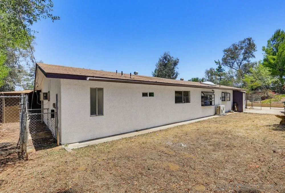 https://cdn.realtyfeed.com/cdn/127/260011464/f6bb58565ca065a067380d7ba40617e3.webp