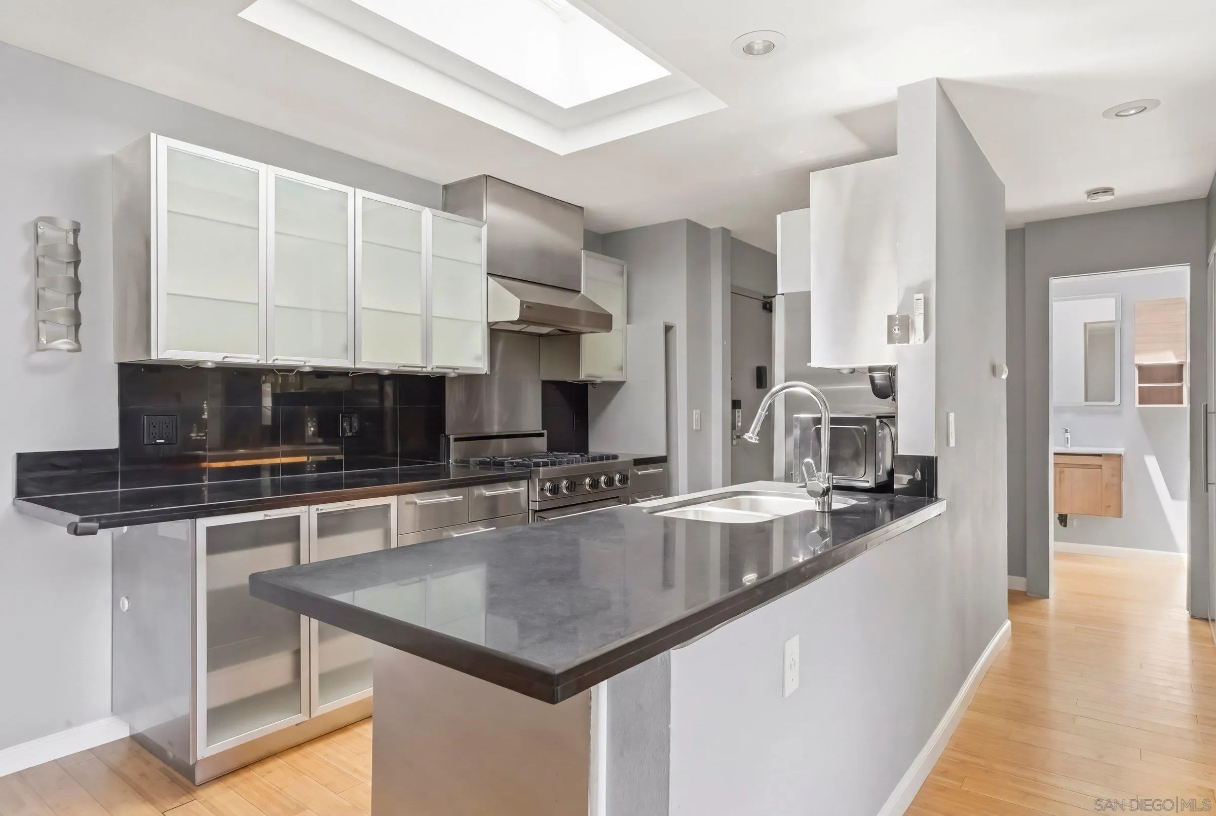 Photo #7: 260011469 Listing: Photo #7