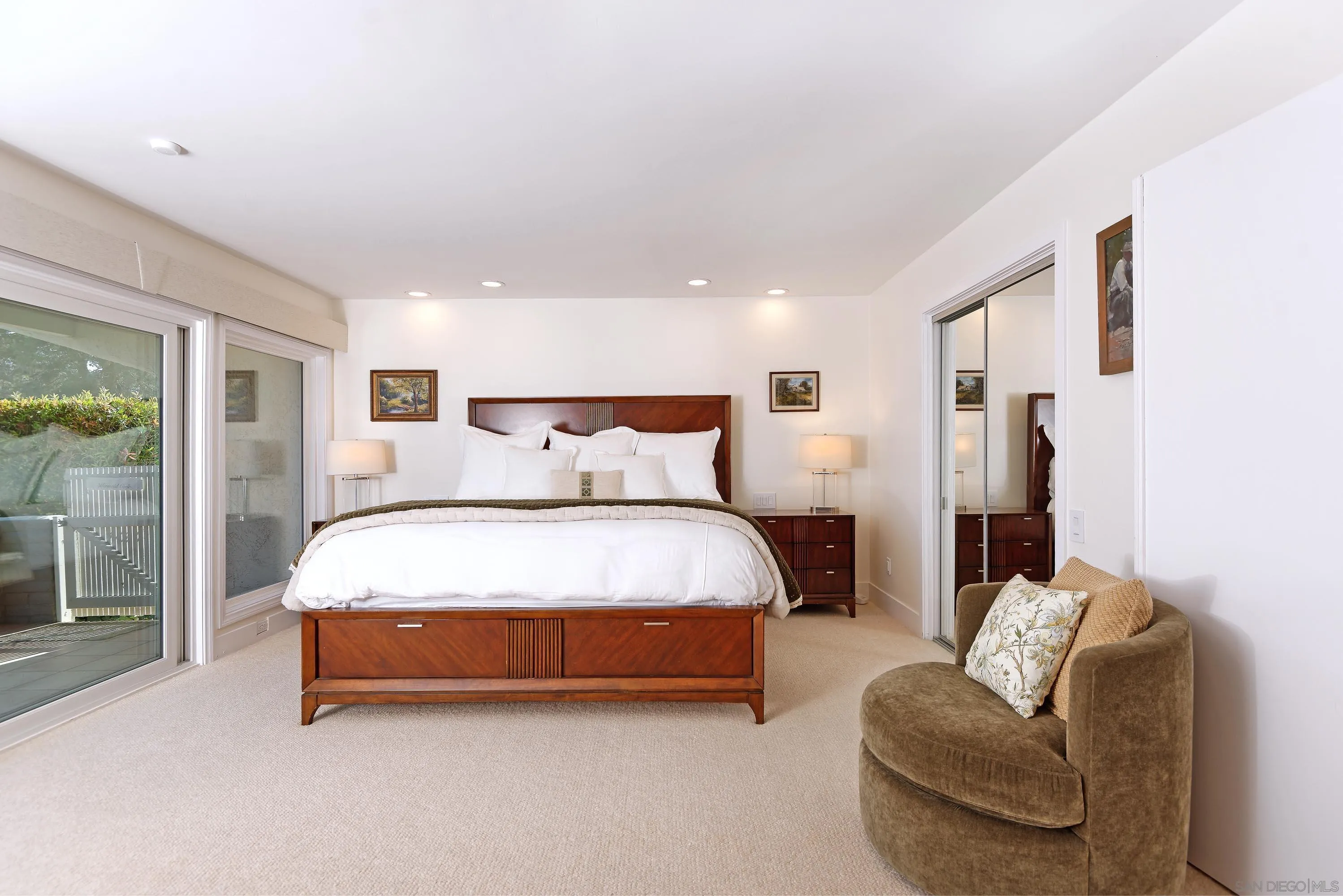 https://cdn.realtyfeed.com/cdn/127/260011475/94ffd9be36999e4b12d9c2c4e7ef49a1.webp