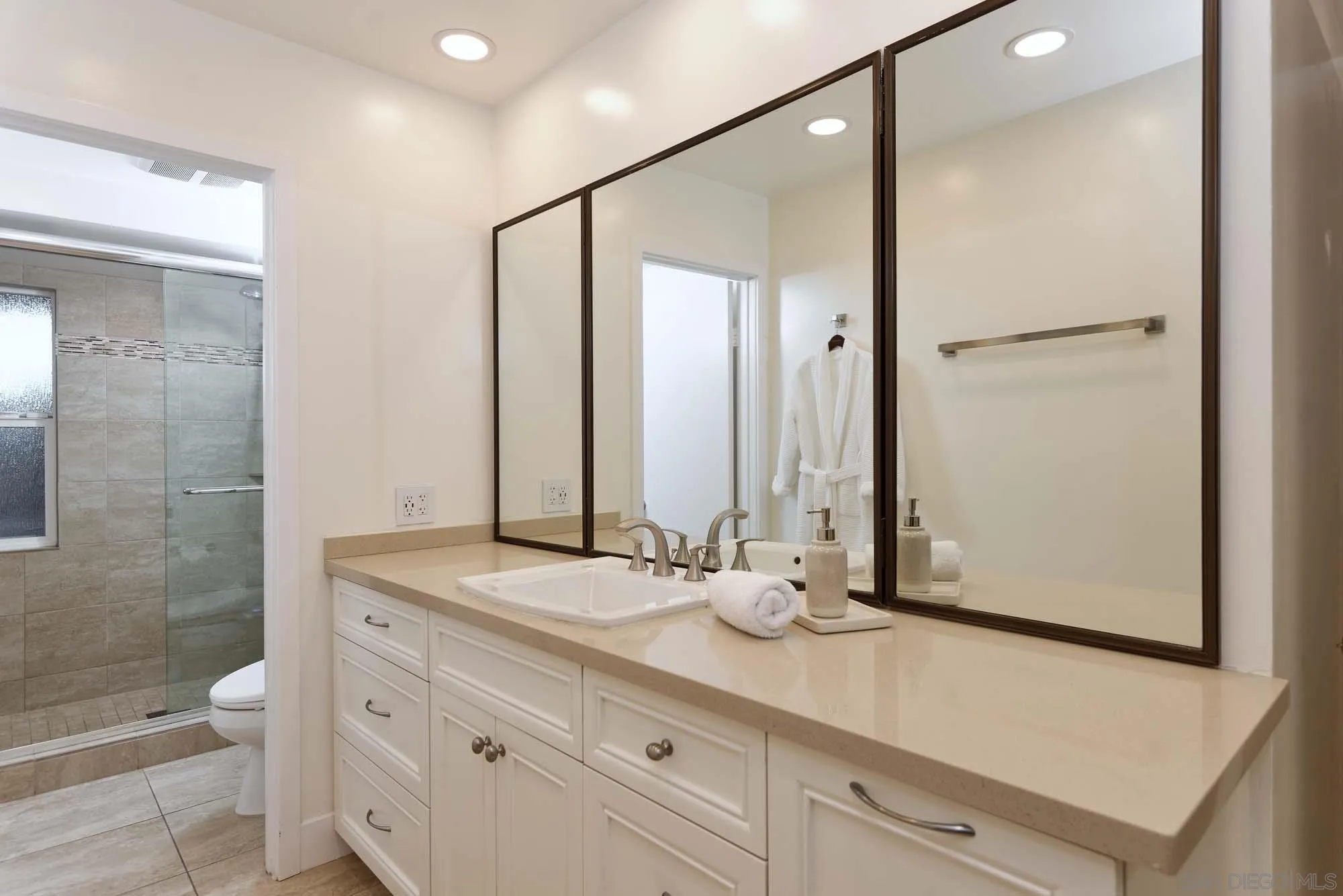 https://cdn.realtyfeed.com/cdn/127/260011475/aed0d01631ee5e508eea098c81ded621.webp