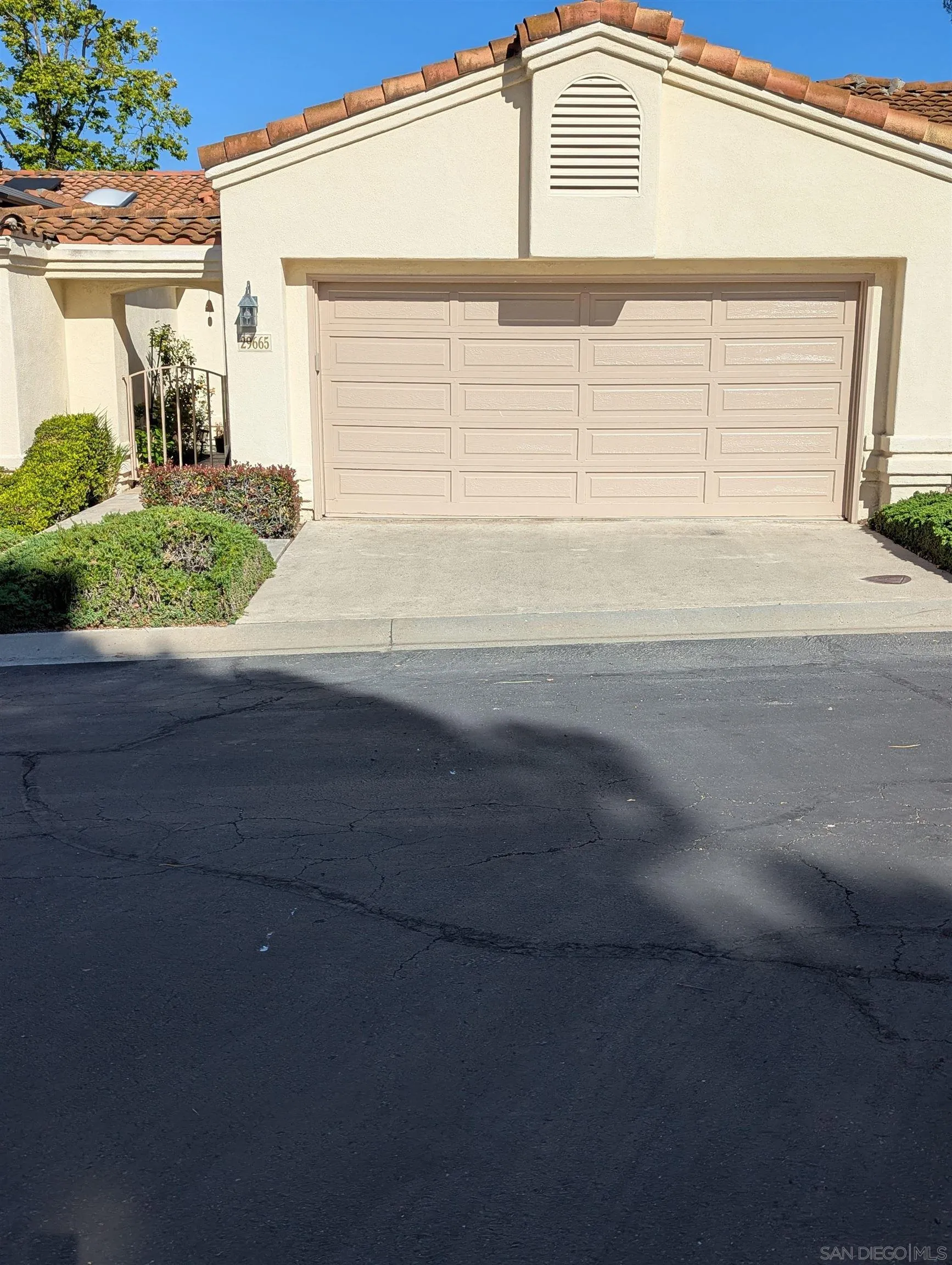 Photo #1: 260011480 Listing: Photo #1