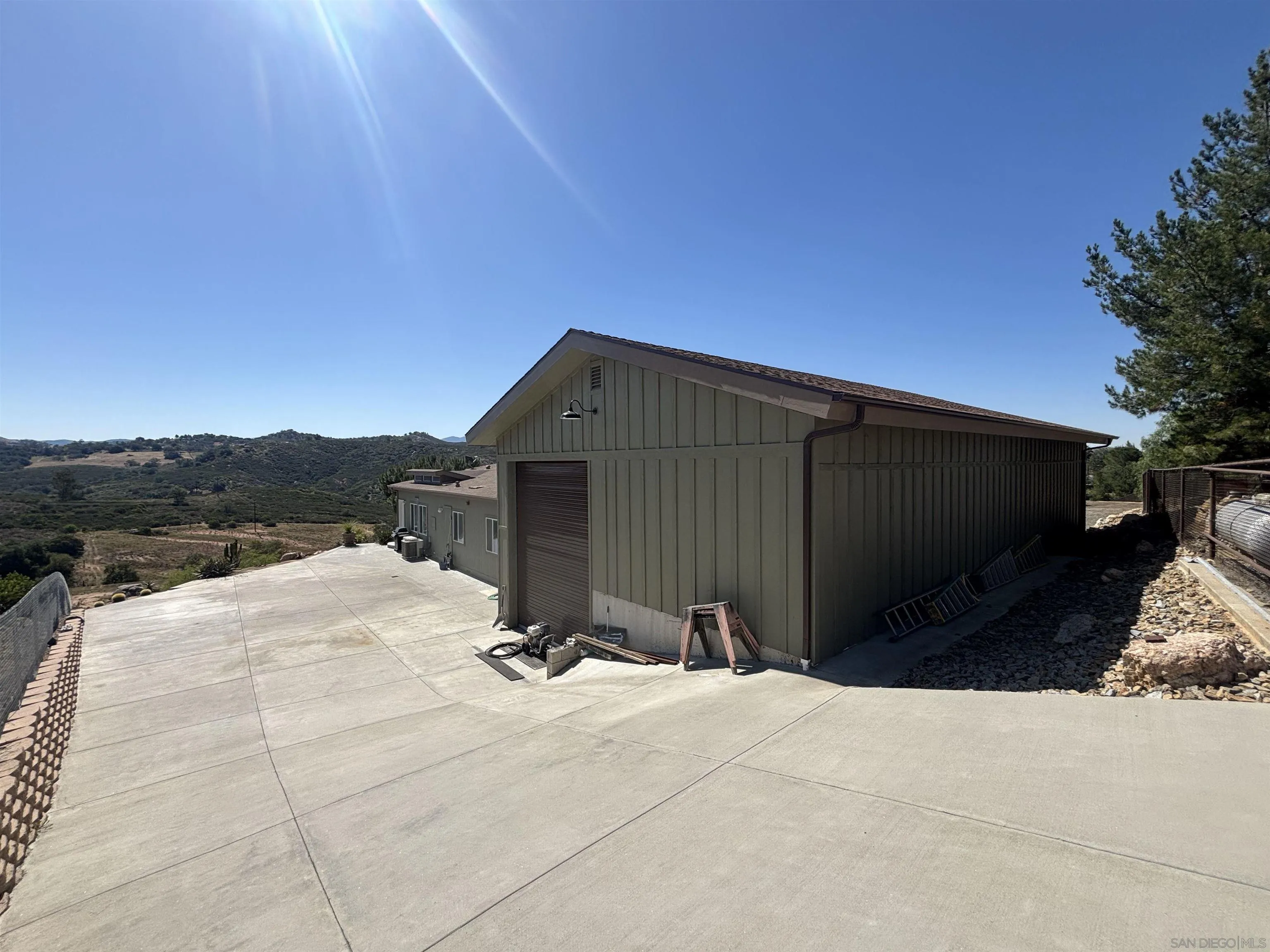 https://cdn.realtyfeed.com/cdn/127/260011481/cbbcec41bd719fb8b322ab516badc9b5.webp