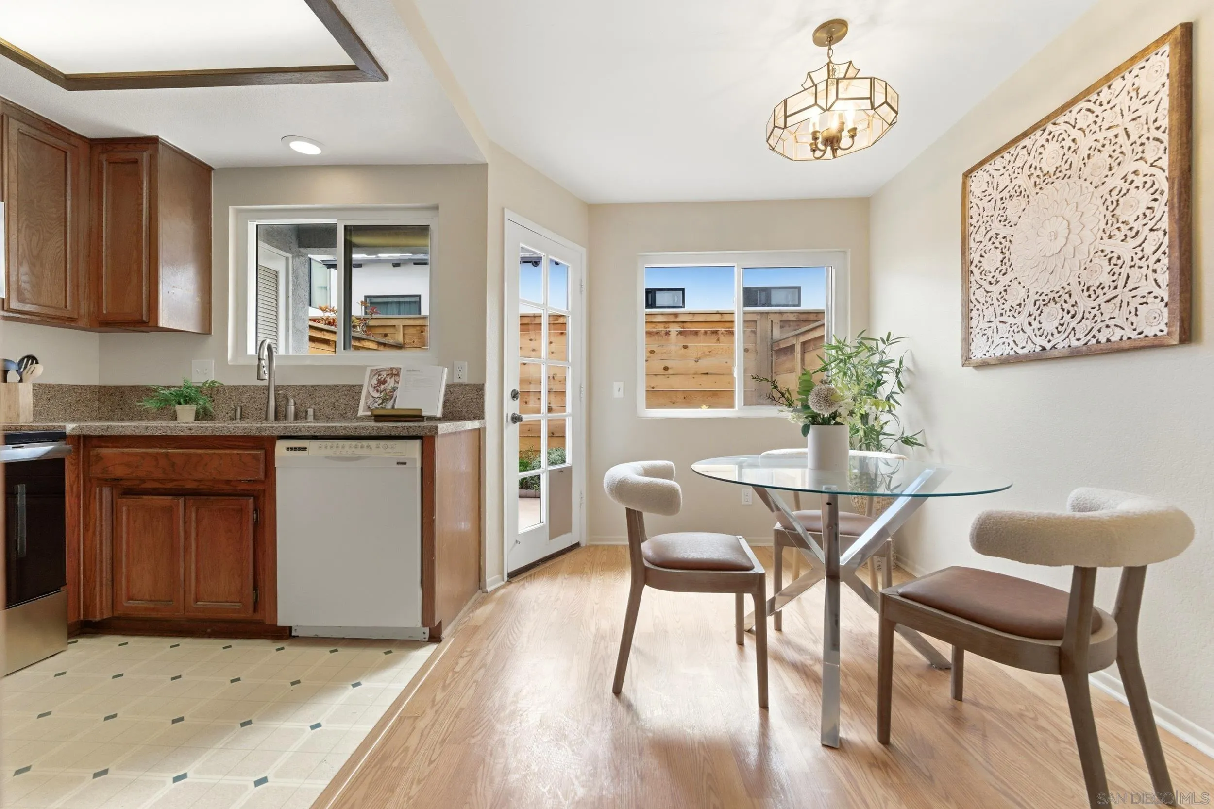 Photo #7: 260011483 Listing: Photo #7