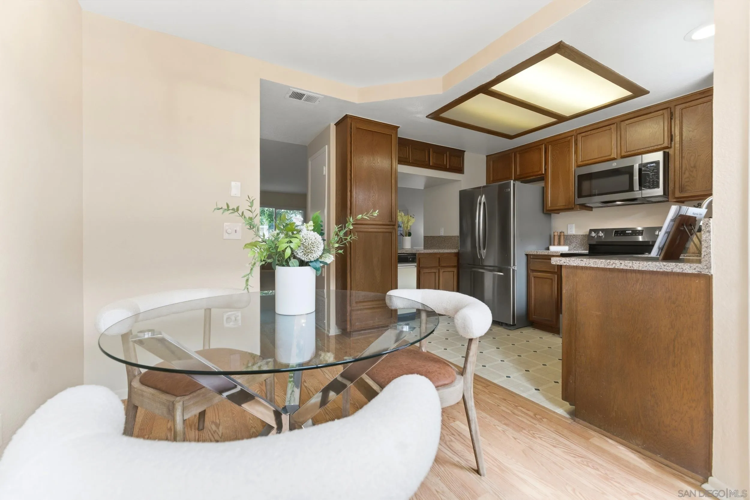 Photo #10: 260011483 Listing: Photo #10