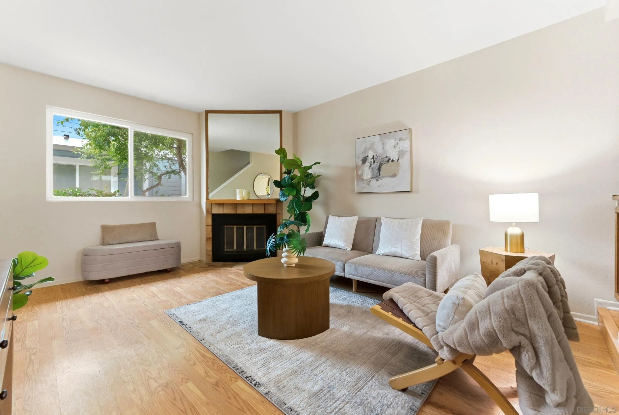 Photo #1: 260011483 Listing: Photo #1