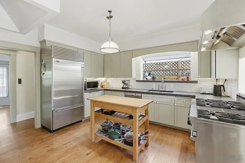 https://cdn.realtyfeed.com/cdn/127/260011488/162c47335179bdd0c8152e00276a5863.webp