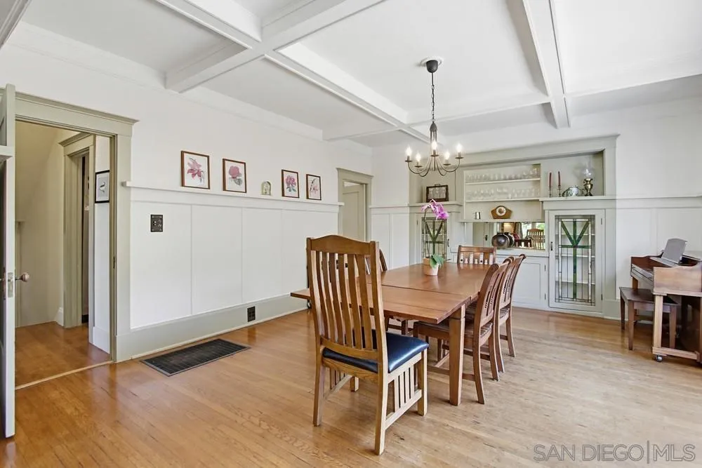 https://cdn.realtyfeed.com/cdn/127/260011488/d4f7eaf36a9b27064f48b0b4bd8c2c78.webp