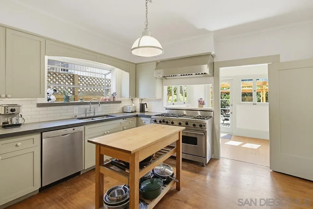https://cdn.realtyfeed.com/cdn/127/260011488/edd1fc1b7ffb957394b79d0f69dfbd4e.webp