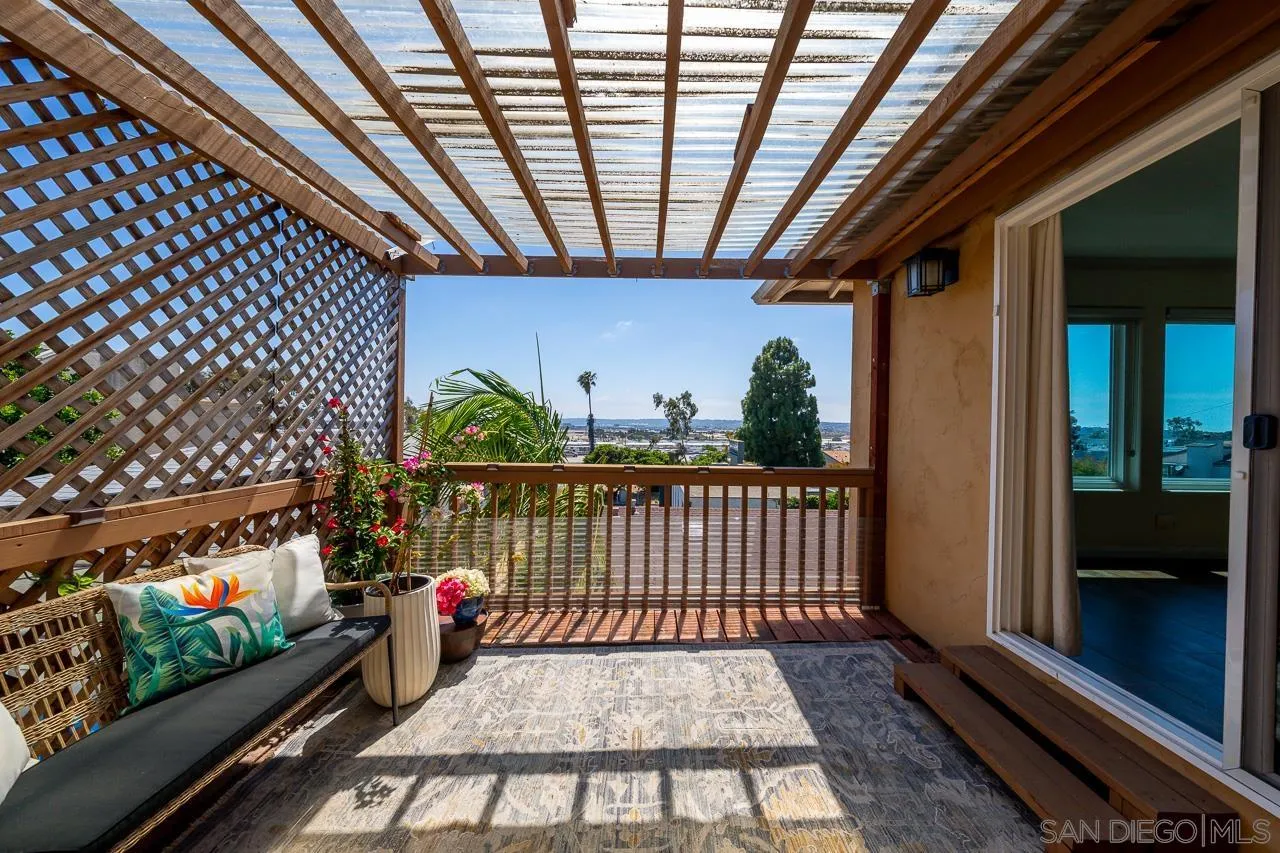 https://cdn.realtyfeed.com/cdn/127/260011489/ae518898ff165c5fabeff3bc886cbd94.webp