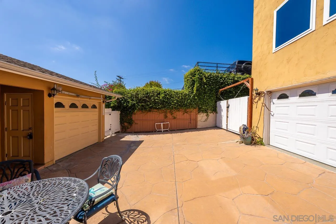 https://cdn.realtyfeed.com/cdn/127/260011489/dc4195f4c1b34faaab7b93f19ea820ab.webp