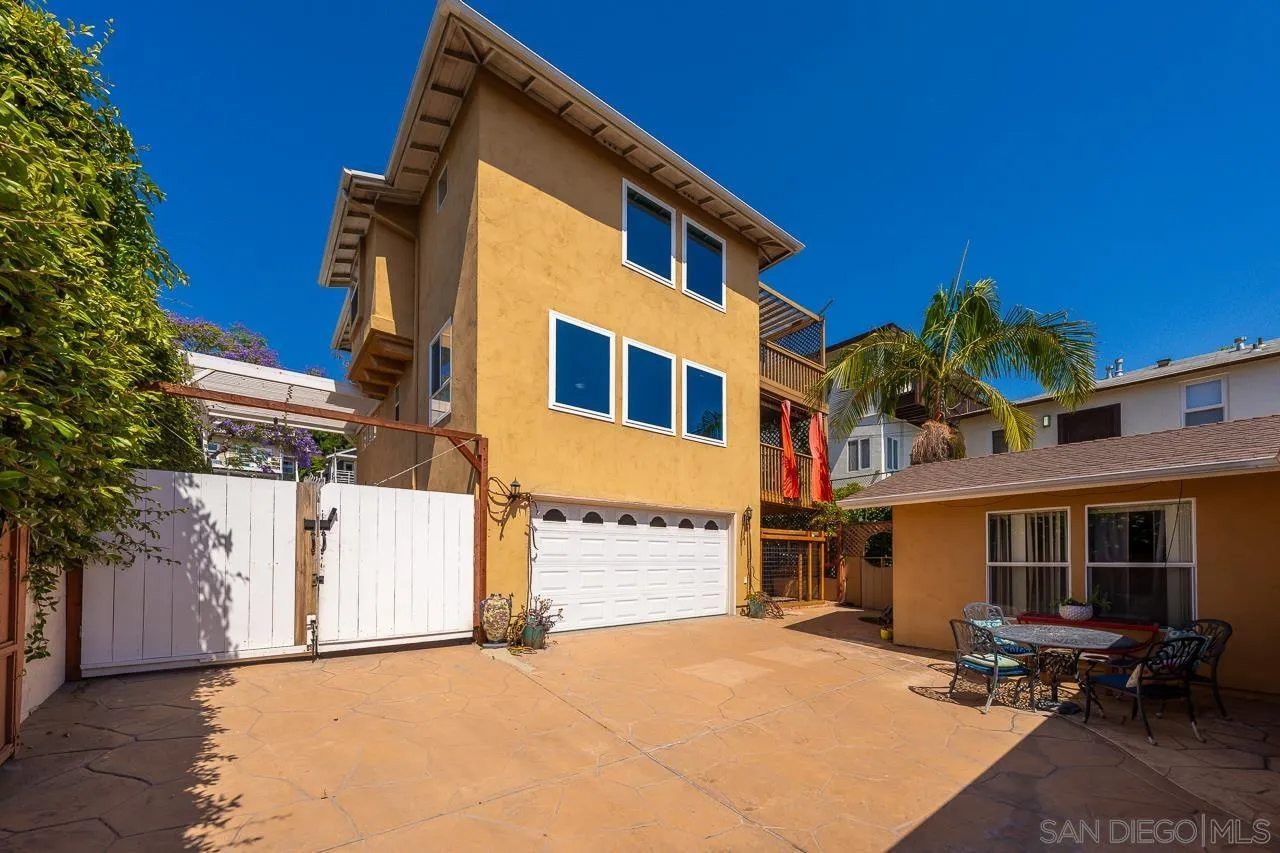 https://cdn.realtyfeed.com/cdn/127/260011489/f3b34839a90f35467781ee25455ac43d.webp