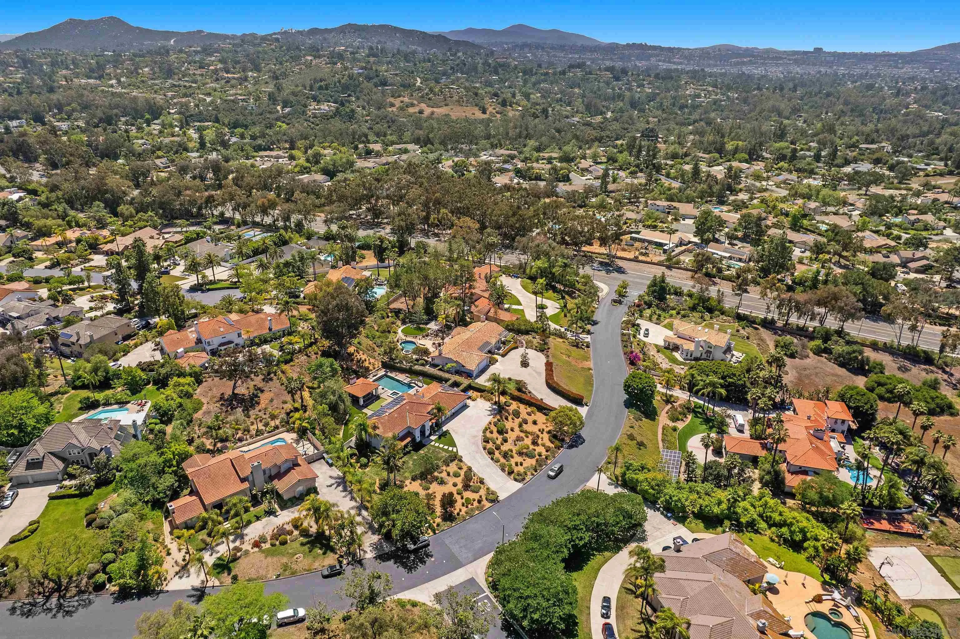 https://cdn.realtyfeed.com/cdn/127/260011491/070257dd688ffad9133833b8f1d594e7.webp