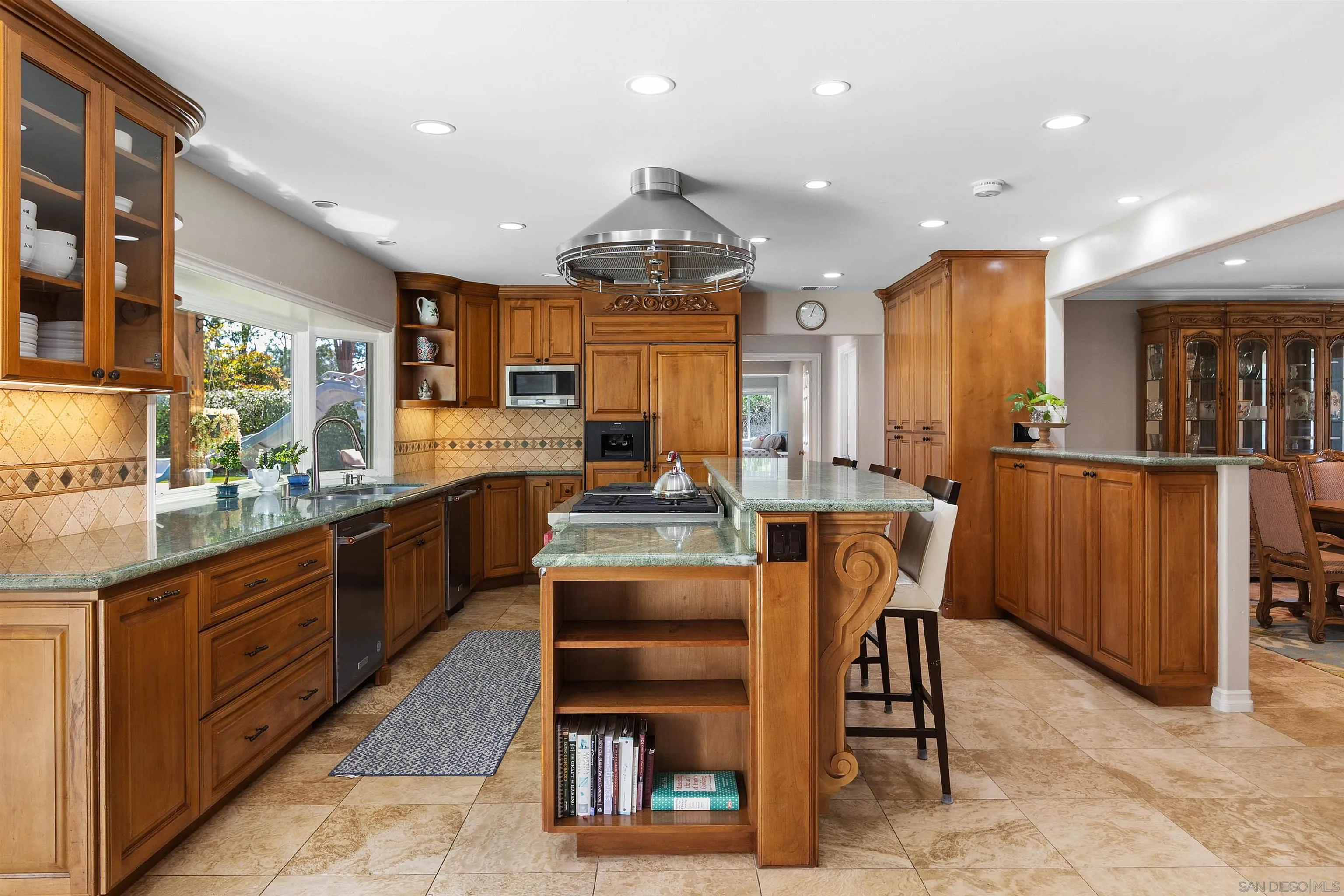 https://cdn.realtyfeed.com/cdn/127/260011491/66dc4a40e75ed0431184eee0600b522f.webp