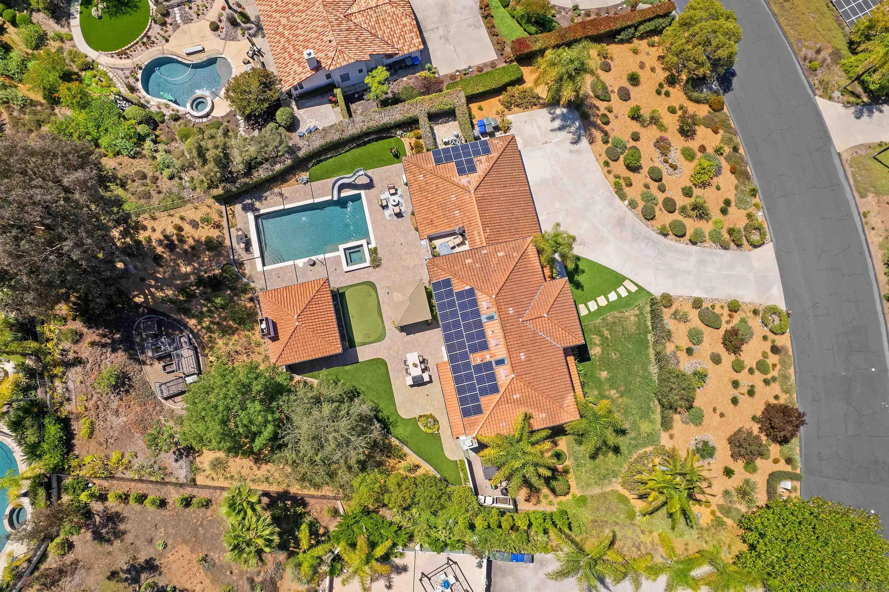 https://cdn.realtyfeed.com/cdn/127/260011491/677751672b83b4a2e8ce62f36bb35e42.webp
