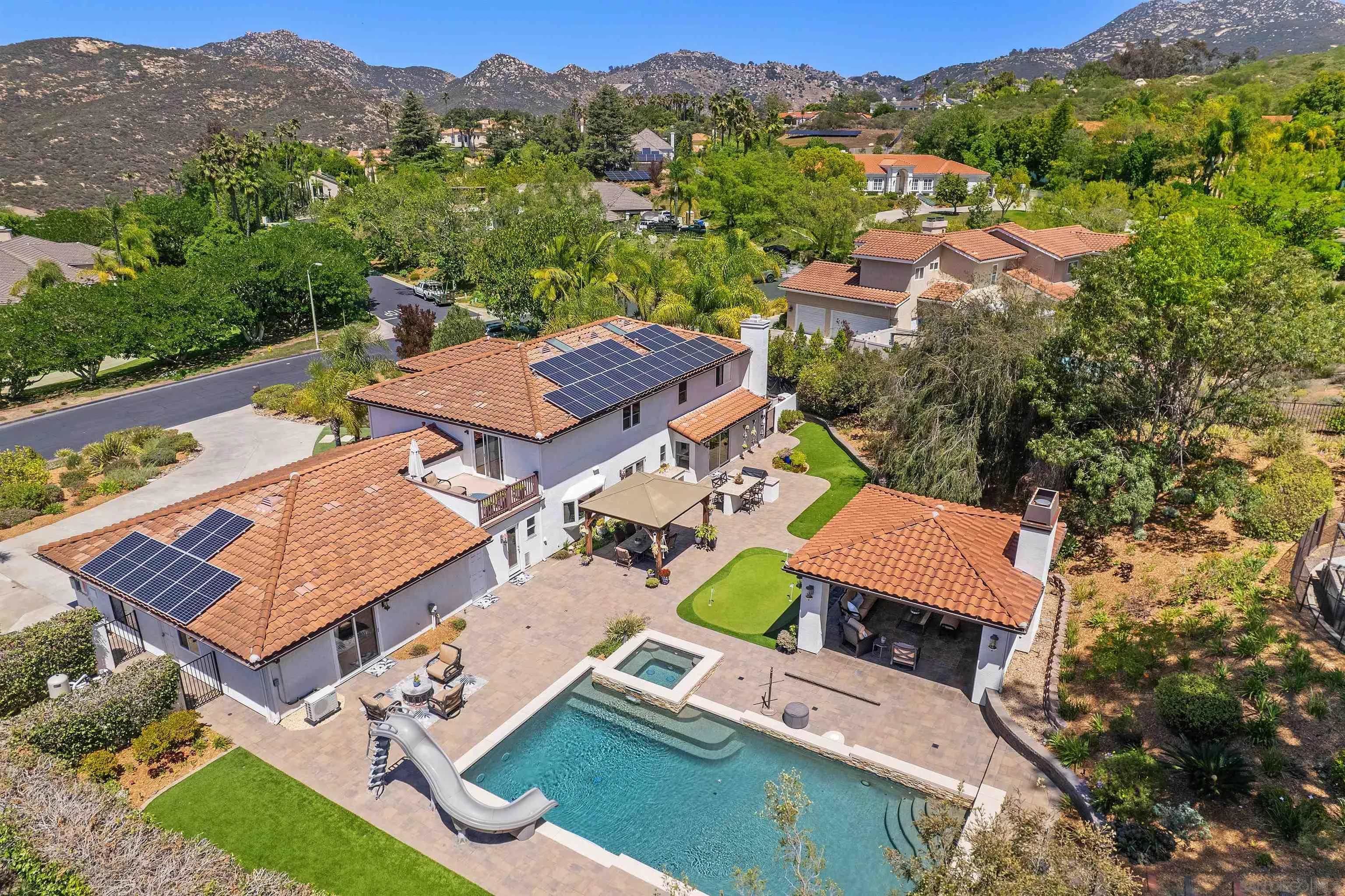 https://cdn.realtyfeed.com/cdn/127/260011491/8ba135d0c028b2a1c0fd788c3e2eb718.webp