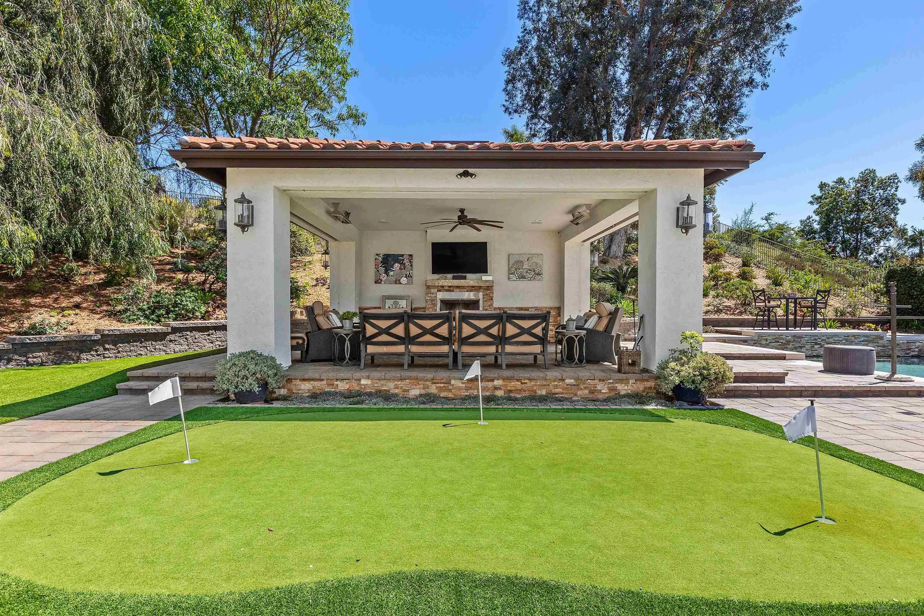 https://cdn.realtyfeed.com/cdn/127/260011491/8c08ca0ecc82de9c5105f0832f2376f4.webp