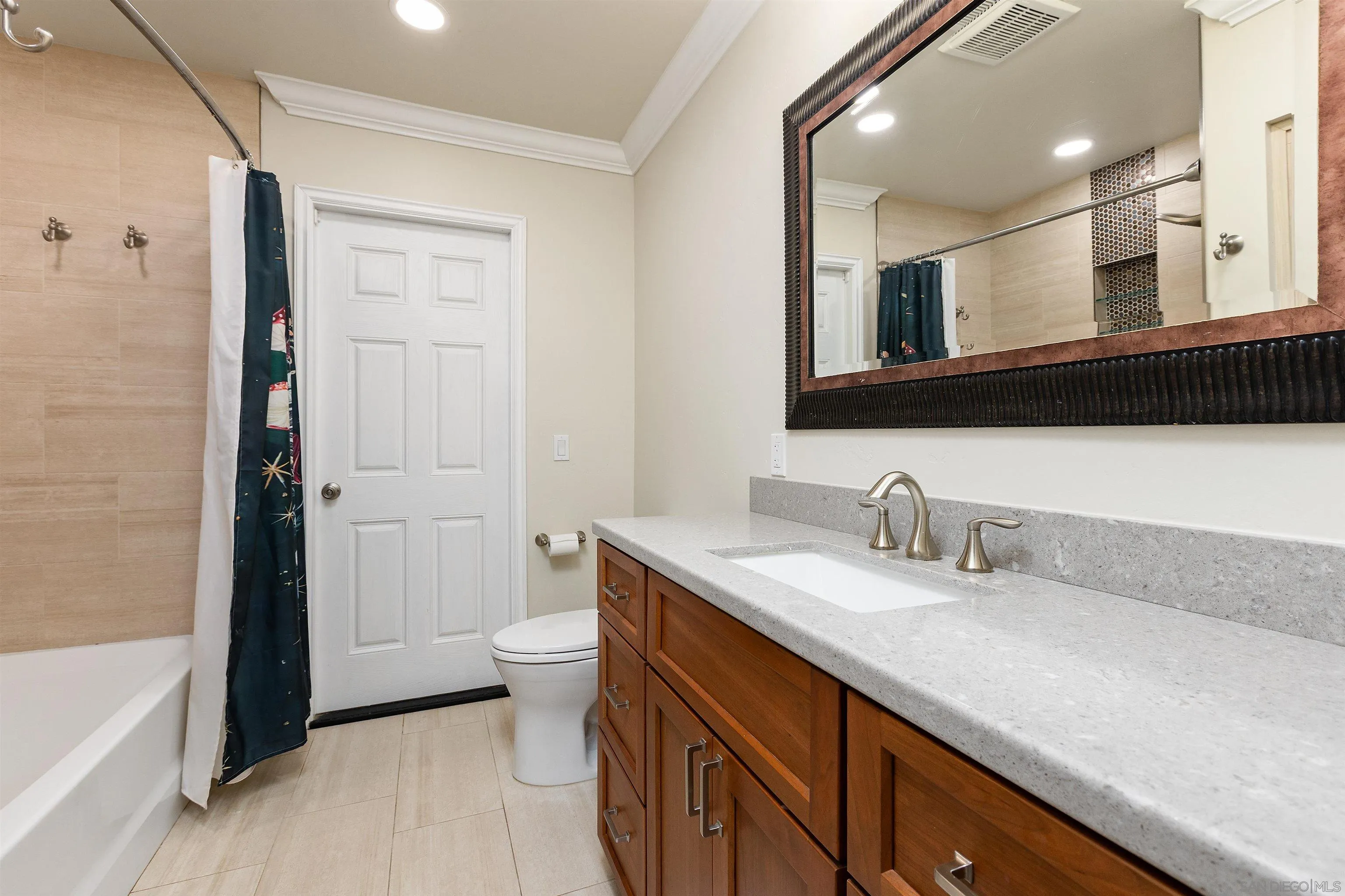 https://cdn.realtyfeed.com/cdn/127/260011491/a11dc19a1e5d4bdb5f9d2e2bdf622d4c.webp
