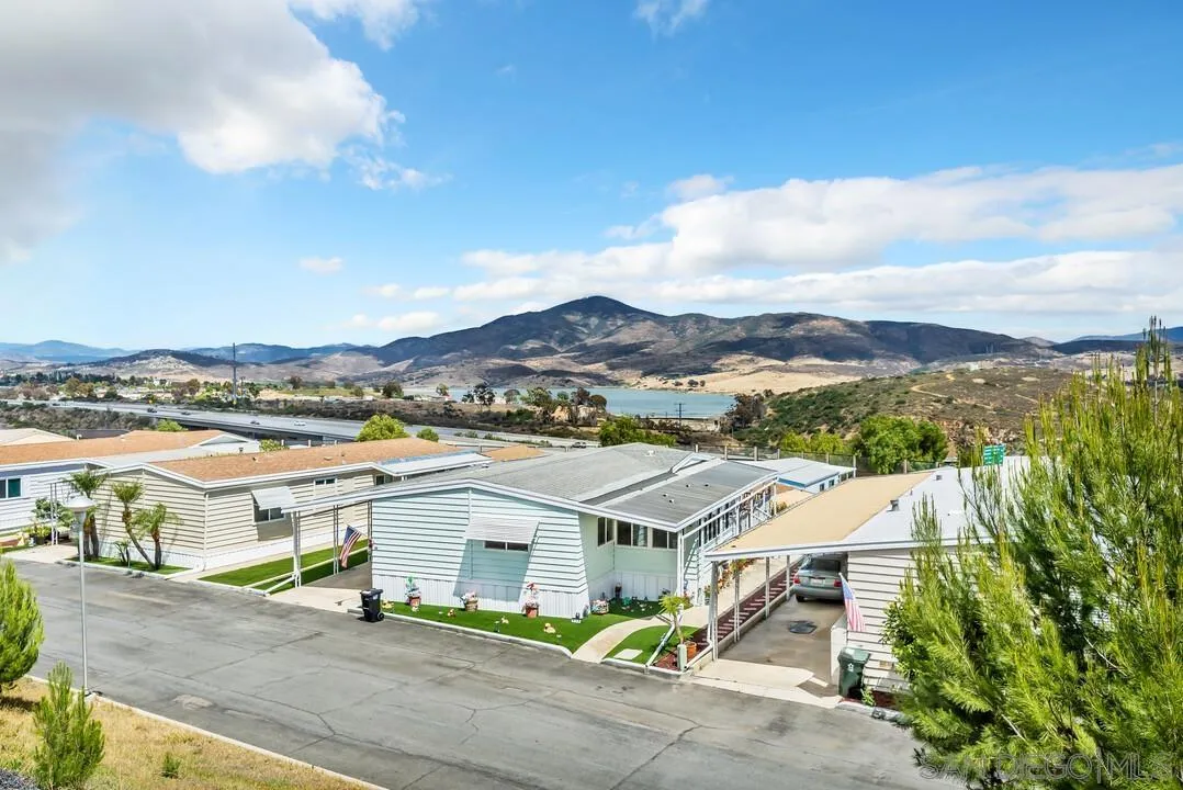 https://cdn.realtyfeed.com/cdn/127/260011494/194a71c8394ffa120d514991b69d1aa2.webp
