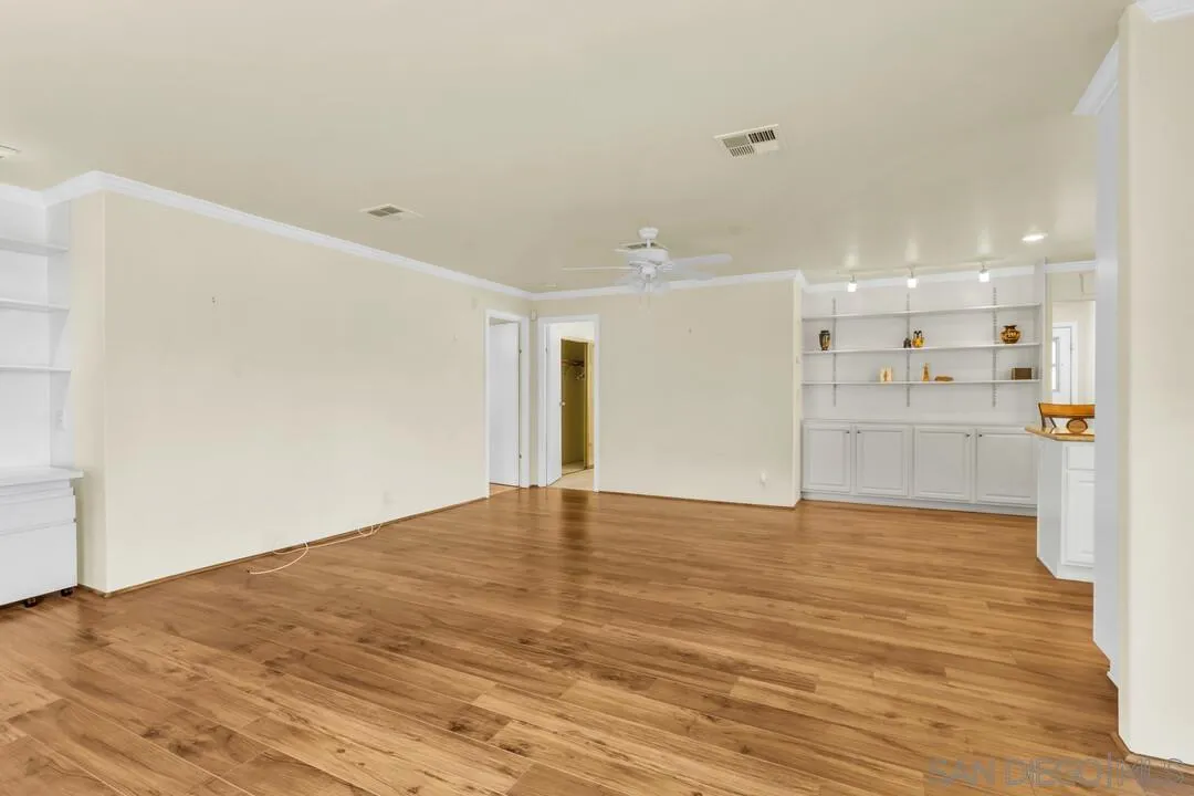 https://cdn.realtyfeed.com/cdn/127/260011494/3553816b4a0b929d2a9af17941b130eb.webp