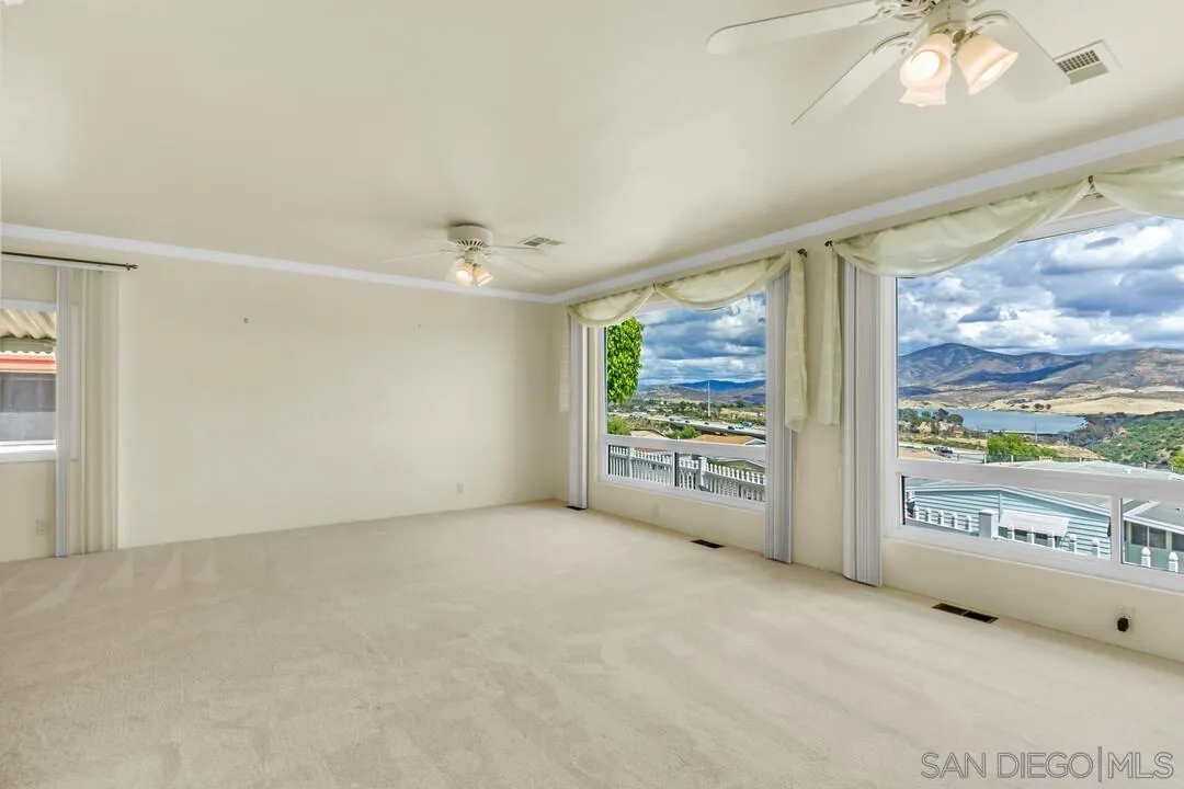 https://cdn.realtyfeed.com/cdn/127/260011494/a99bdc6e0c3e10cfca67ae7e18268310.webp