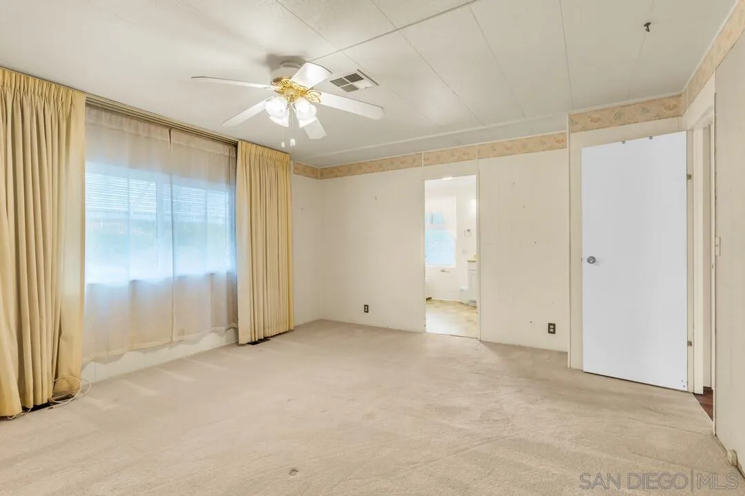 https://cdn.realtyfeed.com/cdn/127/260011494/d0df1915bccaa09c37fbe4a074ebbb94.webp