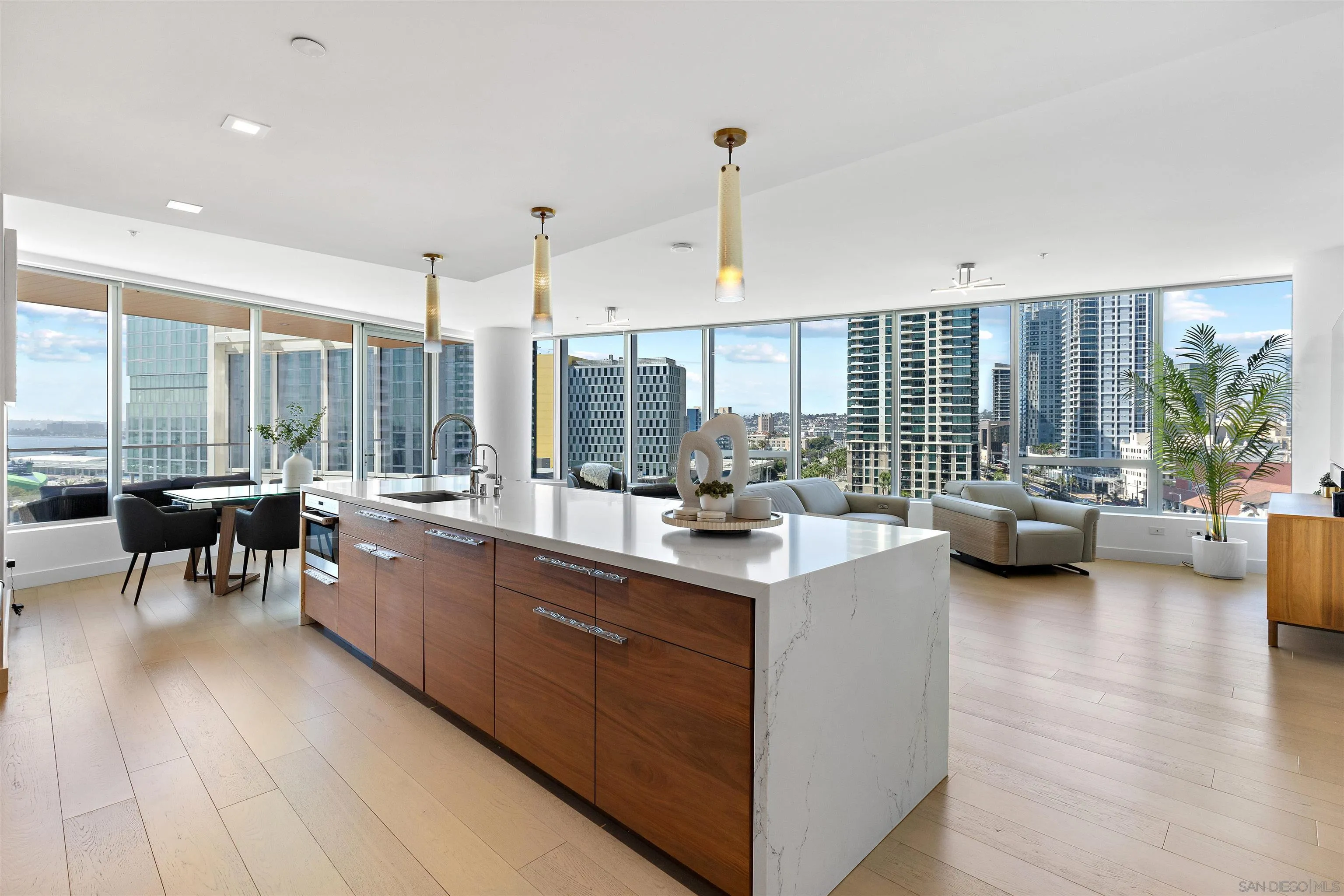 Photo #3: 2600115 Listing: Photo #3