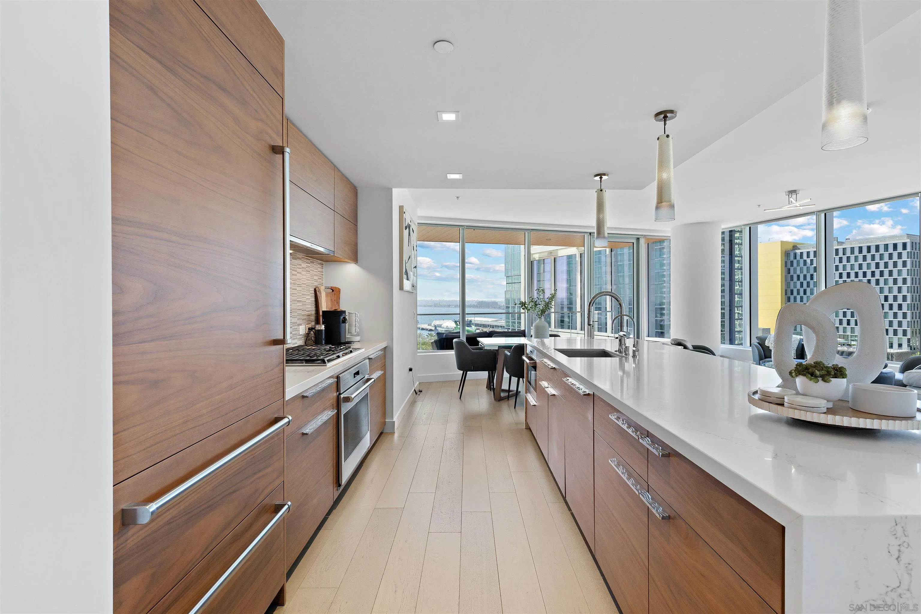 Photo #5: 2600115 Listing: Photo #5