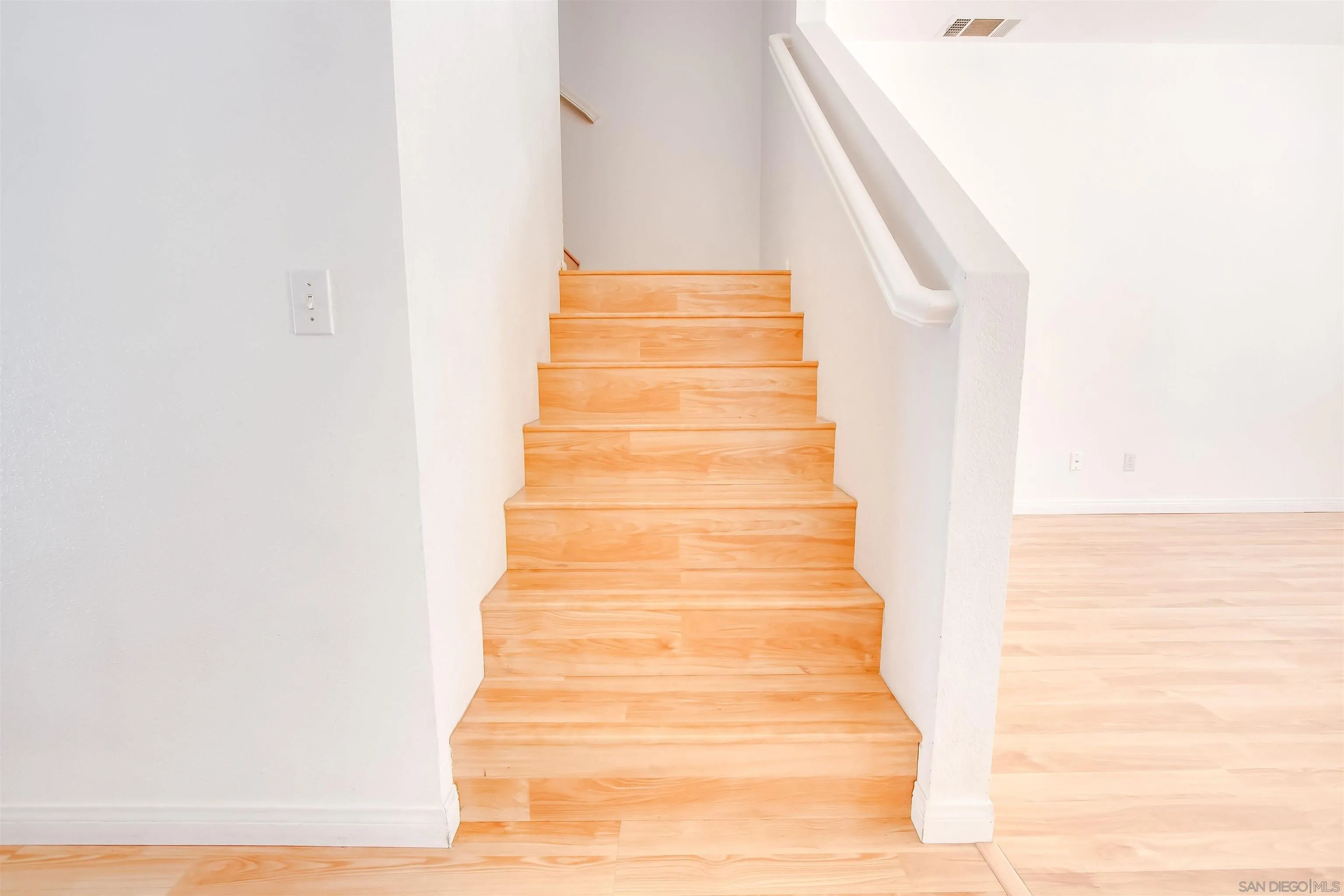 Photo #7: 260011503 Listing: Photo #7