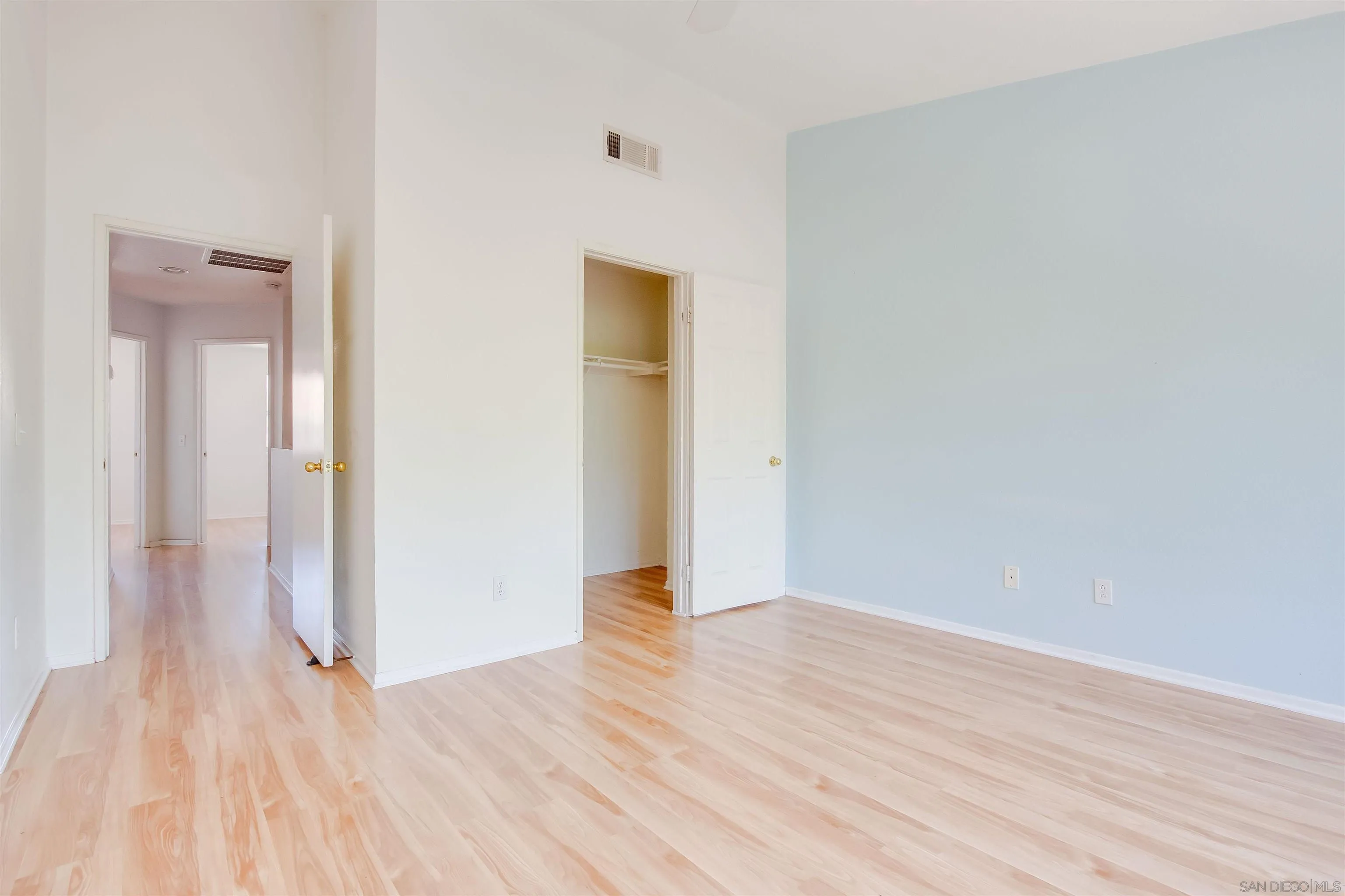 Photo #11: 260011503 Listing: Photo #11