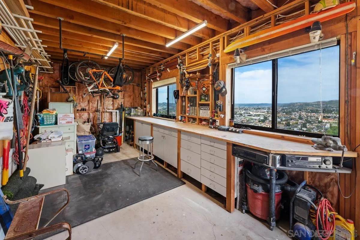 https://cdn.realtyfeed.com/cdn/127/260011509/1bd49e86af40810546f2287a8d8d5112.webp