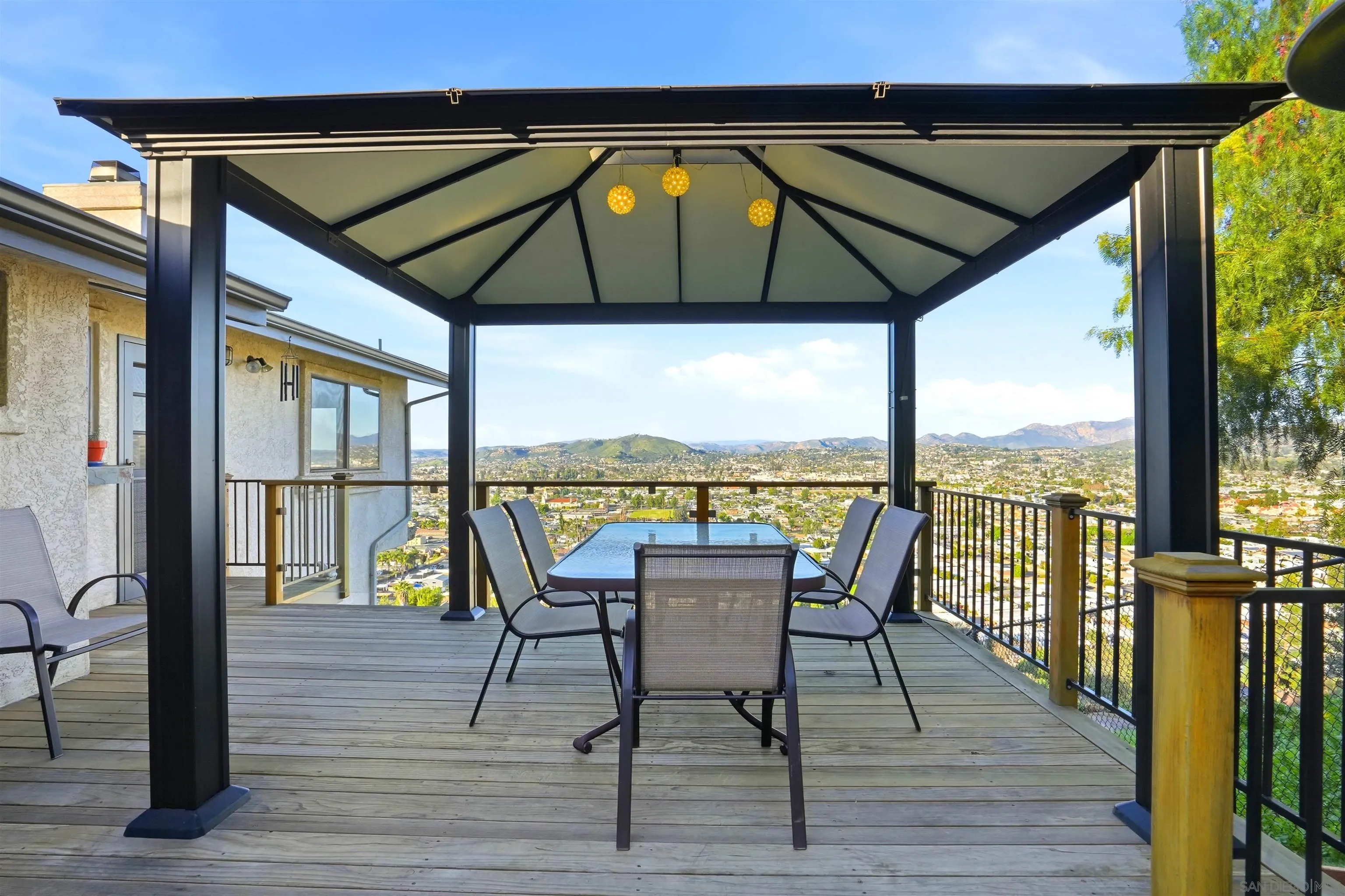 https://cdn.realtyfeed.com/cdn/127/260011509/422b6f7cfac9eef3a6bddbfec53ffbd0.webp