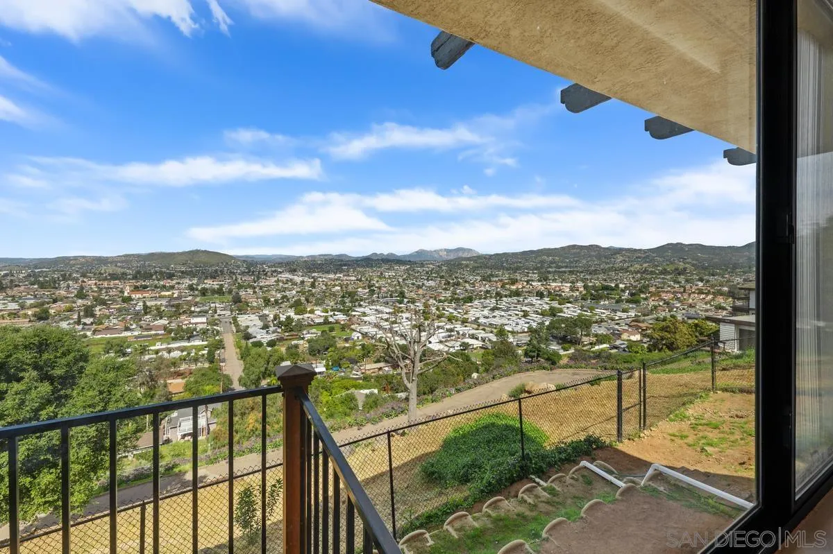 https://cdn.realtyfeed.com/cdn/127/260011509/86693cf7d564b576cd1c081c4e7e1ad7.webp