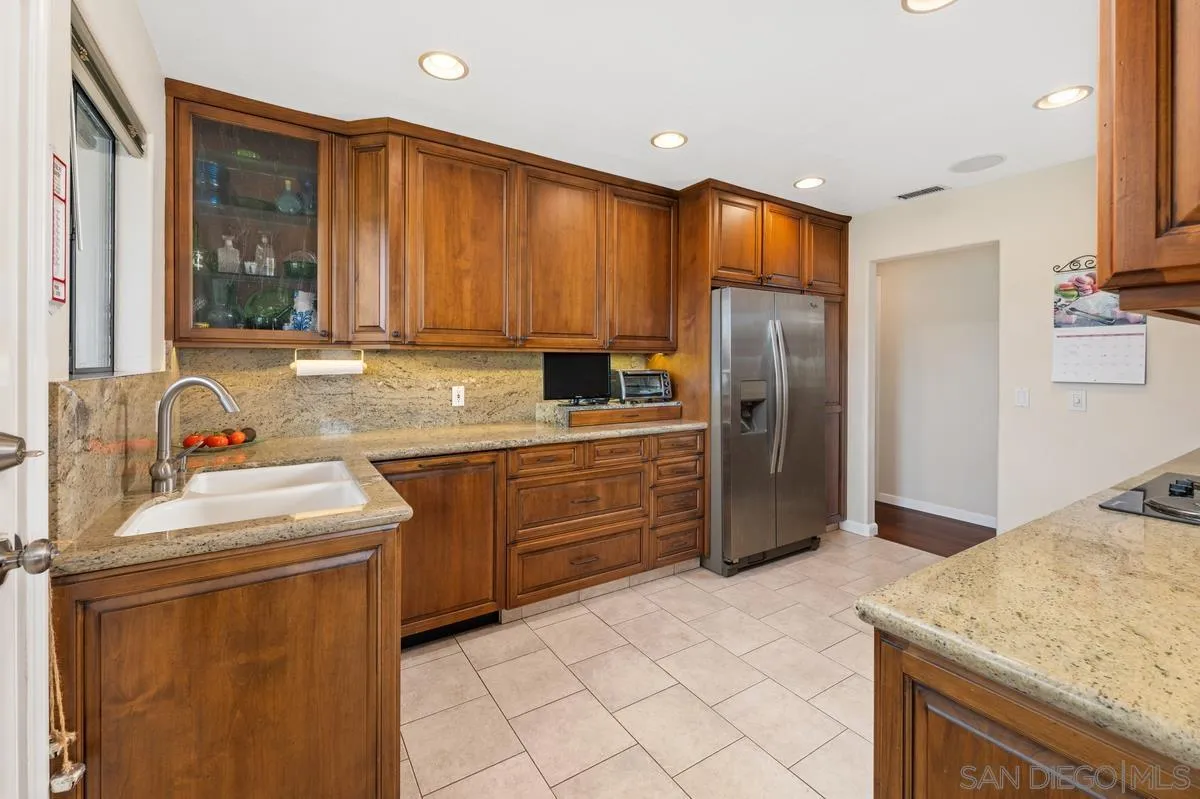 https://cdn.realtyfeed.com/cdn/127/260011509/c4cd7b3e020f9afb8455774963517792.webp