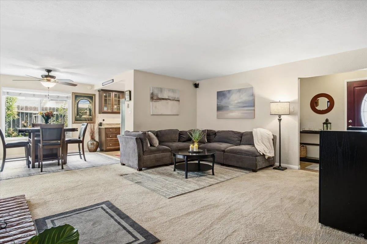 https://cdn.realtyfeed.com/cdn/127/260011512/8c9bb03f9a128c376f1b88fffe4ec159.webp