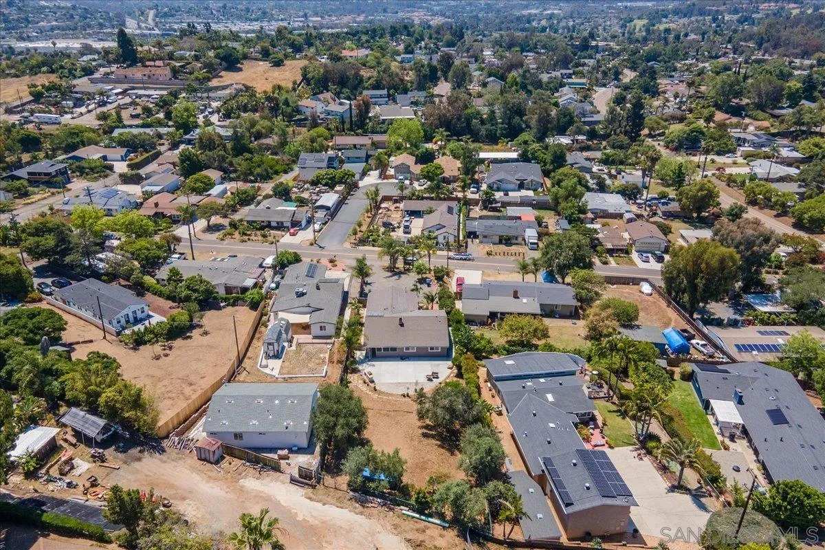 https://cdn.realtyfeed.com/cdn/127/260011512/97a571473579328d58be5b7226c4d77b.webp