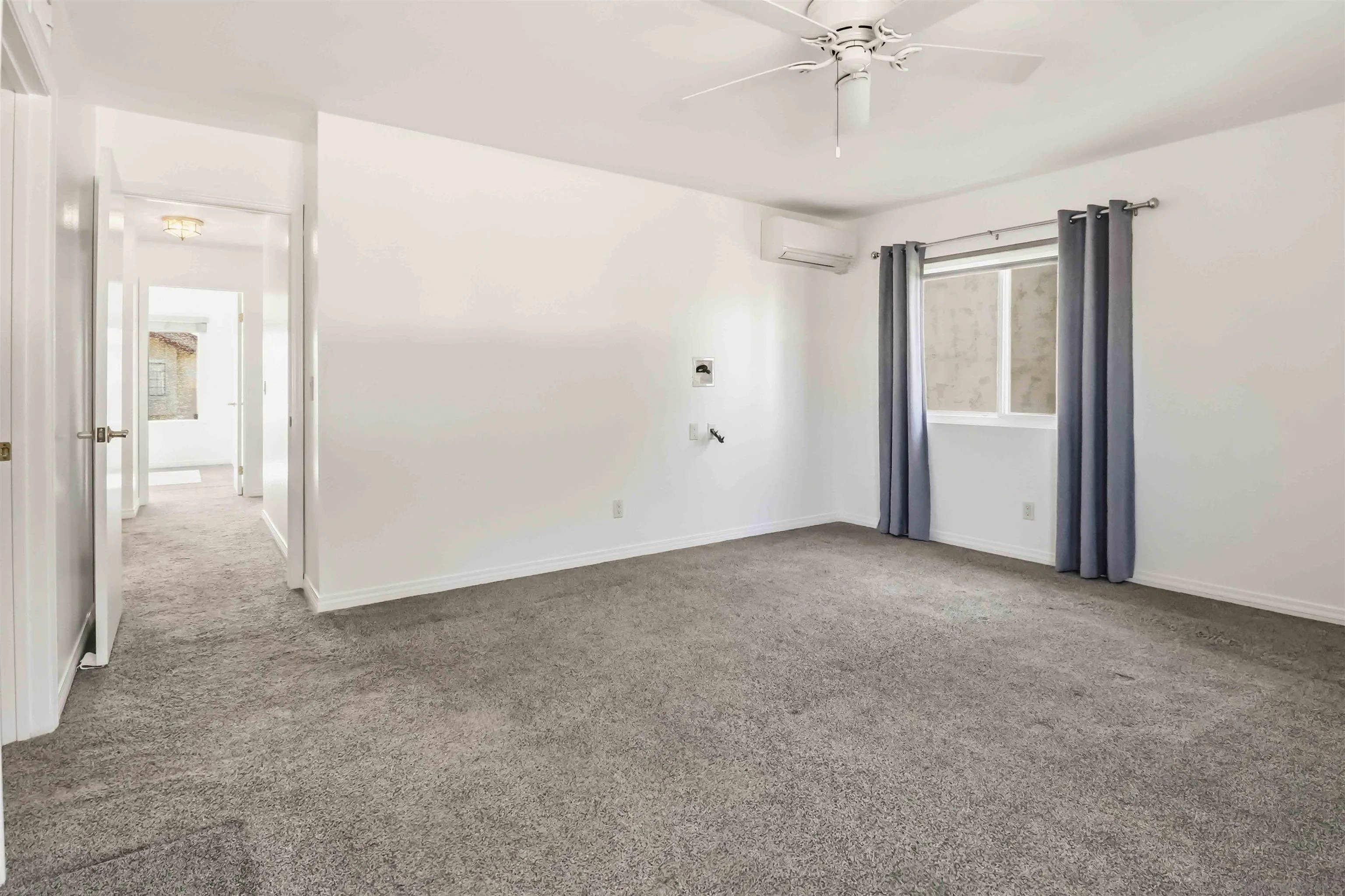 https://cdn.realtyfeed.com/cdn/127/260011516/0da81141bf9a7f7c26e01d6d95d67557.webp